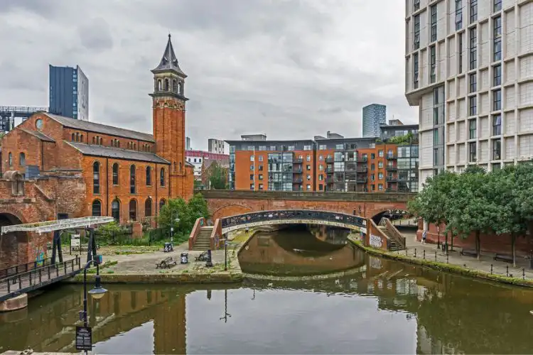 Castlefield um dos bairros para morar em Manchester