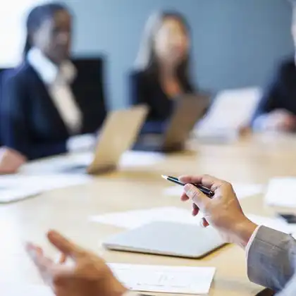 Empreendedores em um escritório em Portugal