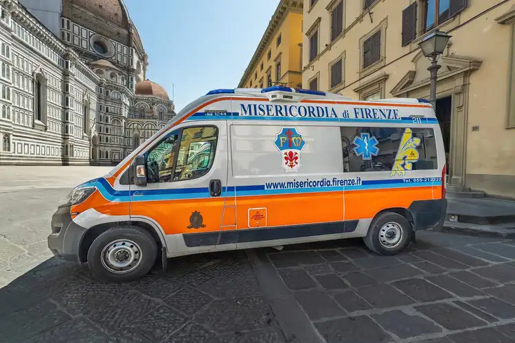 As ambulâncias na Itália são muito presentes, simbolizando a qualidade da saúde pública.