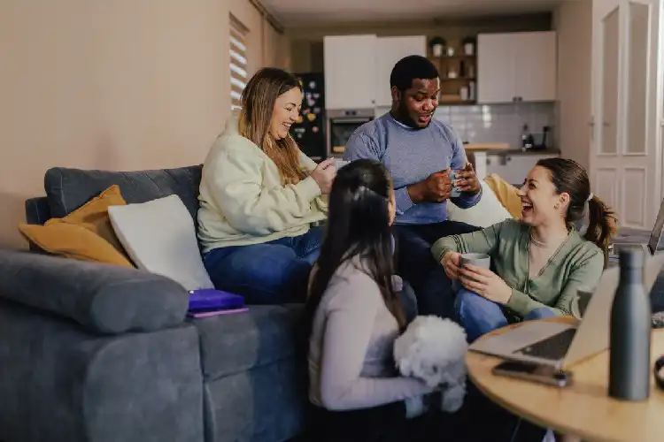 Compartilhar apartamento na Europa pode ser desafiador, mas é uma experiência valiosa para crescimento pessoal.