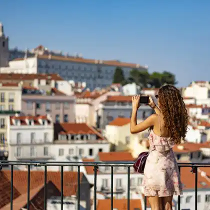 O custo de viajar para Portugal varia de acordo com o estilo de viagem