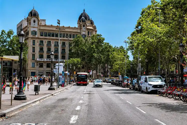 O transporte público em Barcelona é de ótima qualidade.