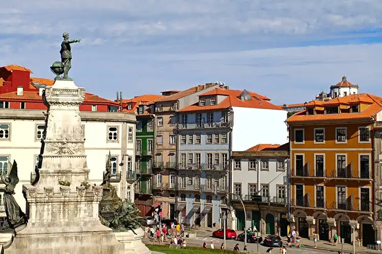 Praça Infante Don Enrique, Porto, Portugal