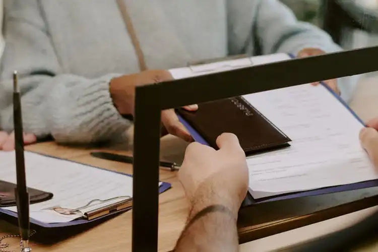 Entrega de documentos para solicitação de visto para Espanha em atendimento presencial