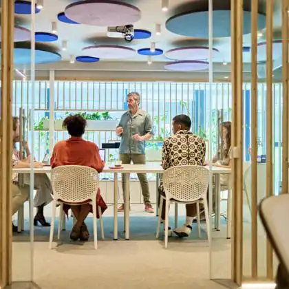 Colegas de trabalho em reunião