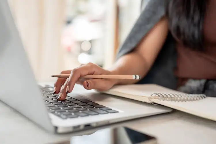 Passar no TOEFL requer certo tempo de preparo.