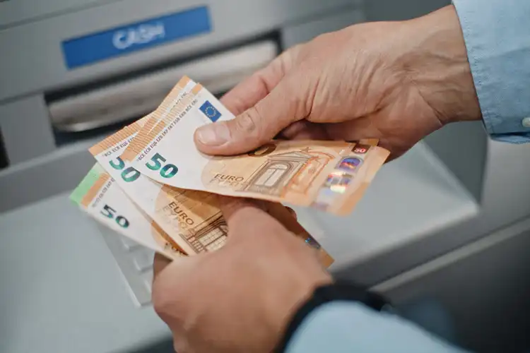 Um salário mínimo em Portugal pode ser insuficiente para morar no país