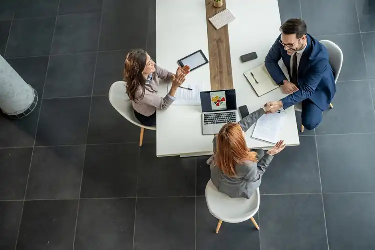 Se prepare treinando inglês para as entrevistas de emprego na Irlanda.