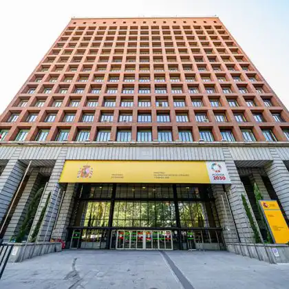 Edifício do Ministério dos Direitos Sociais, do Consumidor e da Agenda 2030, órgão público ligado aos impostos na Espanha