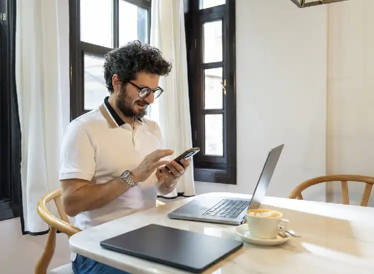 A imobiliária na França deve ter todos os seus dados para contrato.