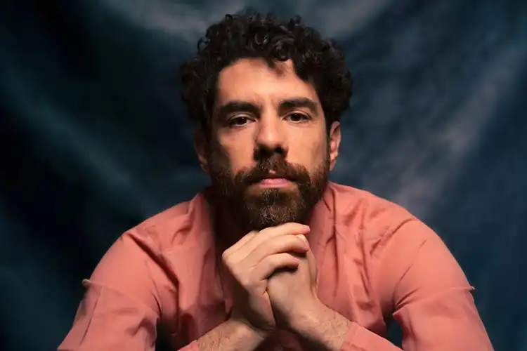 Luca Argel na agenda cultural brasileira na Europa