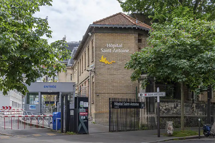 Hospital que integra o sistema de saúde na França