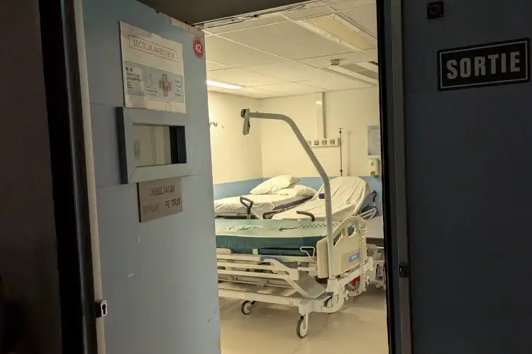 Quarto de hospital na França
