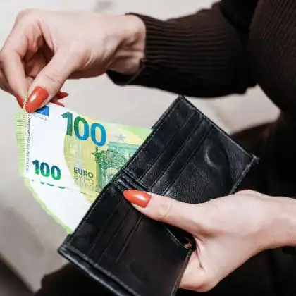 O salário mínimo na Espanha em 2026 subiu em relação à 2025.