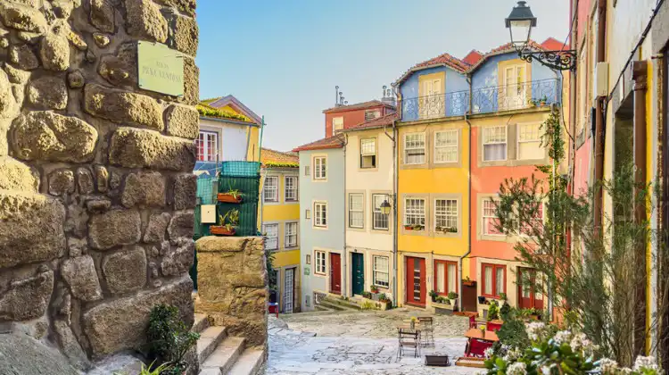 Ruas da Ribeira, no Porto, Portugal