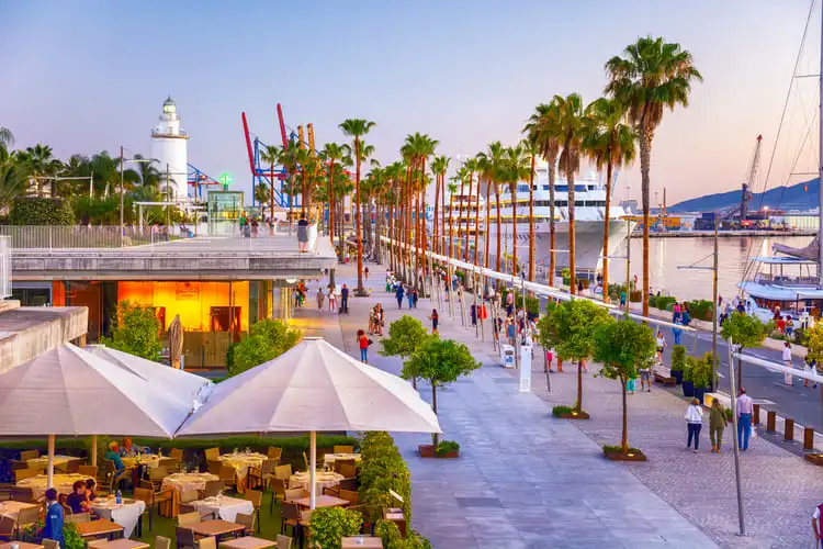 Passeio marítimo de Málaga uma das melhores cidades da Espanha para morar