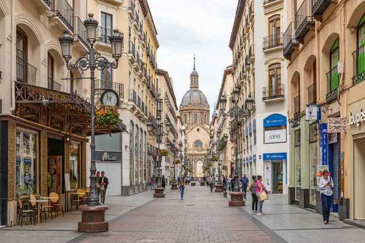 centro de Zaragoza uma cidade acessível para morar na Espanha