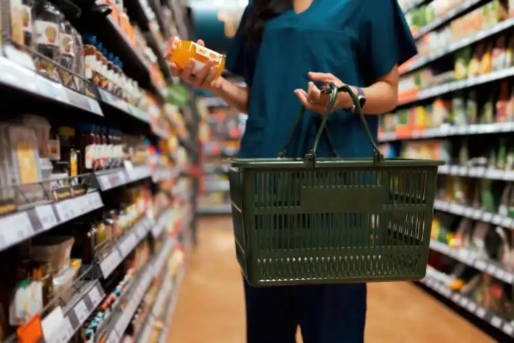 Fazer compras no supermercado em Portugal