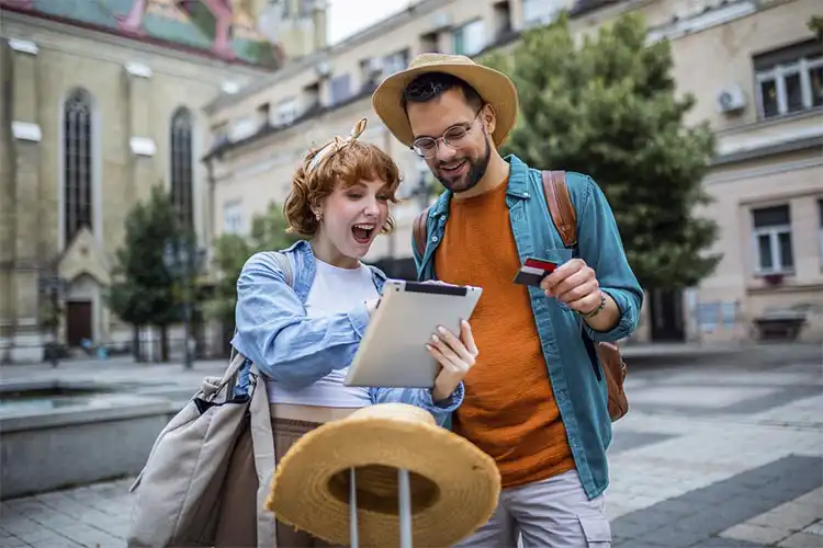 Dinheiro em espécie ou cartão na Europa? Saiba o que utilizar